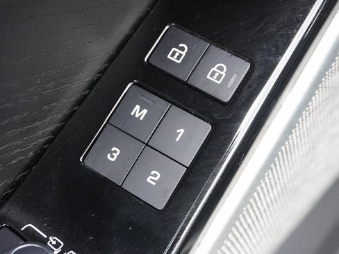 Used 2023 Land Rover Range Rover Velar HST image 47