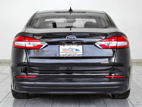 Used 2020 Ford Fusion SE image 7