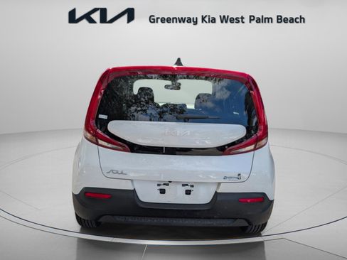 Certified 2022 Kia Soul LX w/ Technology Package image 6