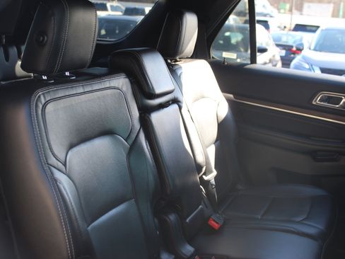 Used 2017 Ford Explorer Limited image 33