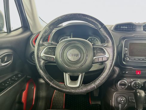 Used 2017 Jeep Renegade Trailhawk w/ Premium Trailhawk Package AWD/4WD image 18