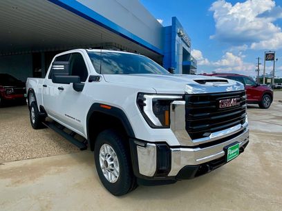 New 2025 GMC Sierra 2500 Pro w/ Convenience Package