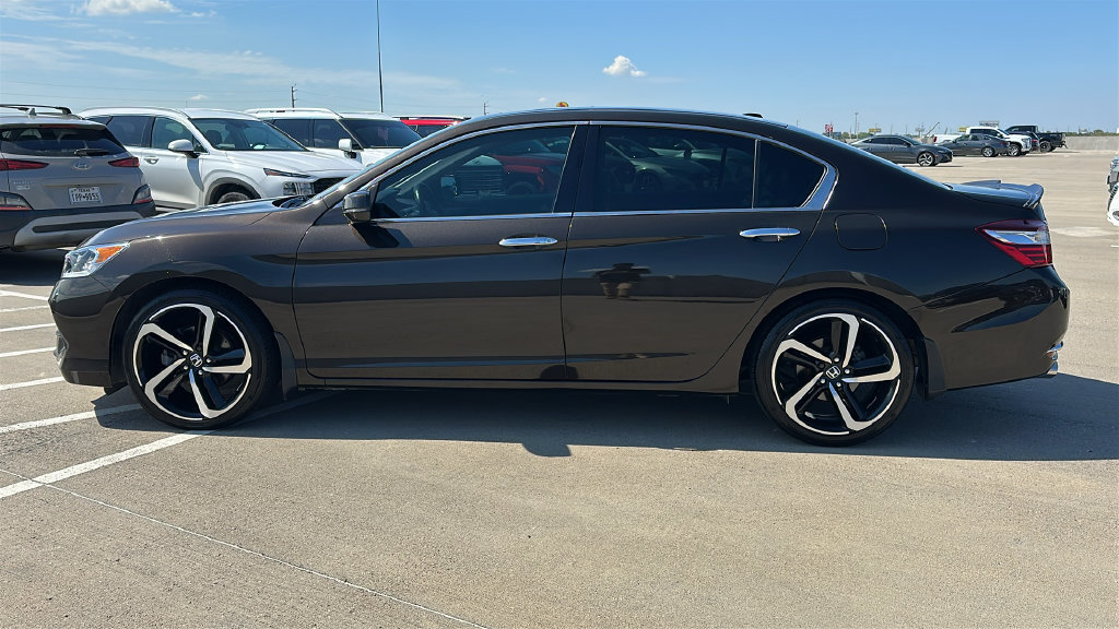 Used 2022 Honda Accord Sport image 10