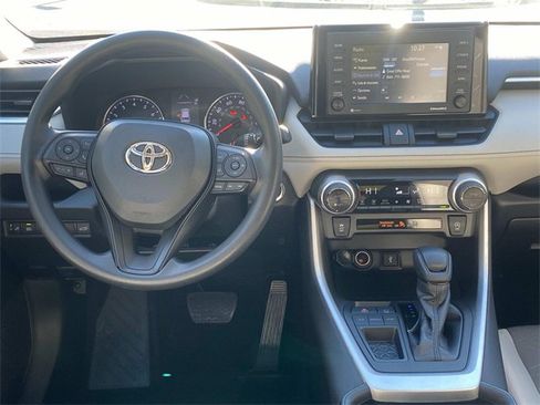 Used 2022 Toyota RAV4 XLE image 8