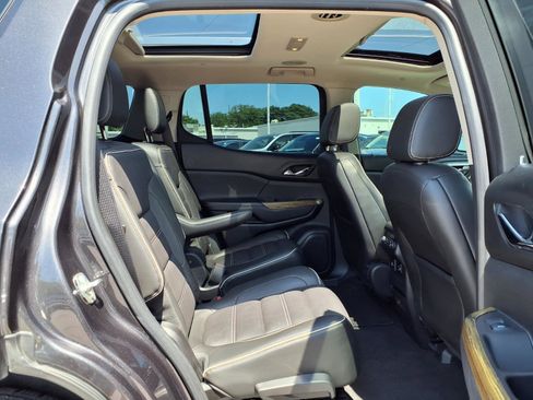 Used 2017 GMC Acadia Denali w/ Technology Package FWD image 30