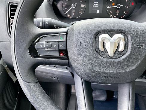 Used 2025 RAM ProMaster 2500 w/ Convenience Group FWD image 18