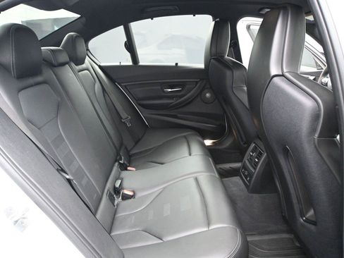 Used 2018 BMW M3 RWD image 21