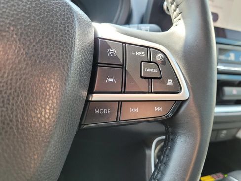 Used 2025 Toyota Grand Highlander FWD image 32