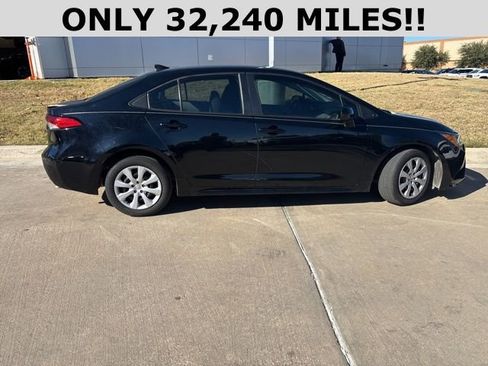 Used 2024 Toyota Corolla LE image 2