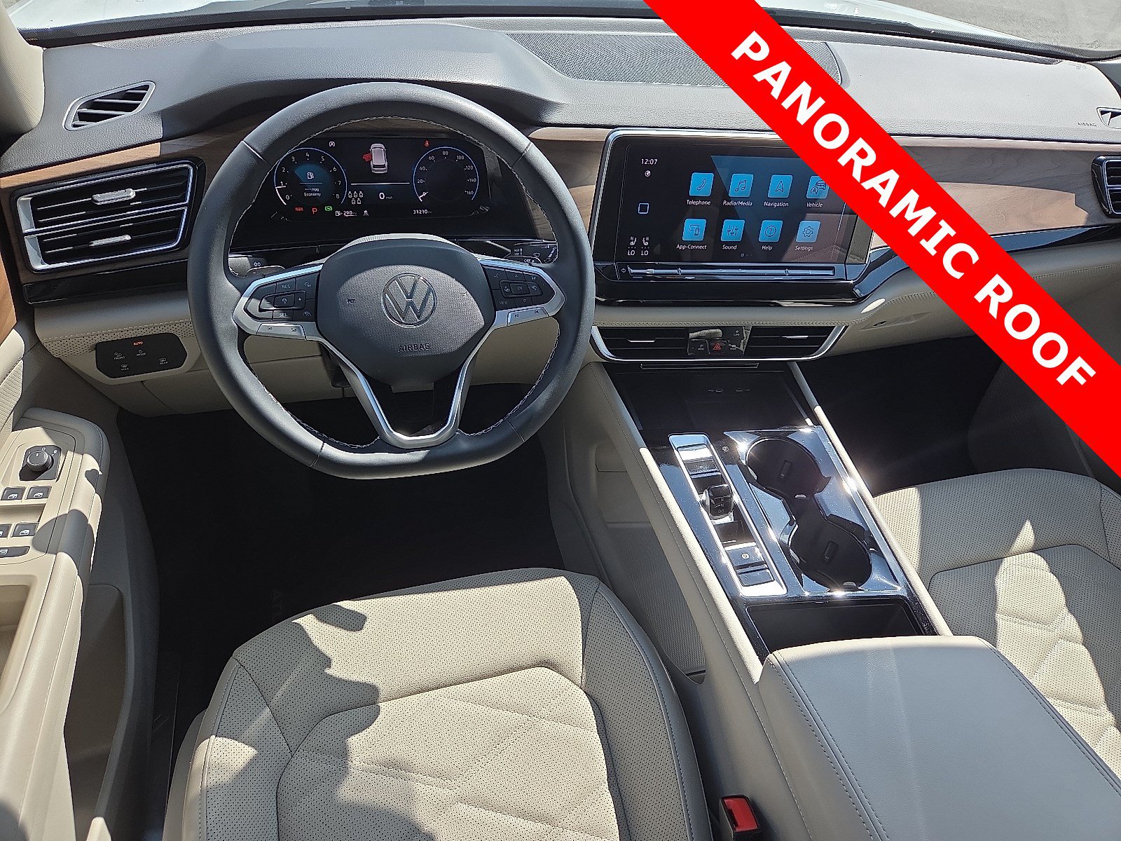 Used 2024 Volkswagen Atlas SE w/ Panoramic Sunroof Package FWD image 12