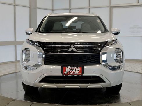 Used 2024 Mitsubishi Outlander SEL image 3