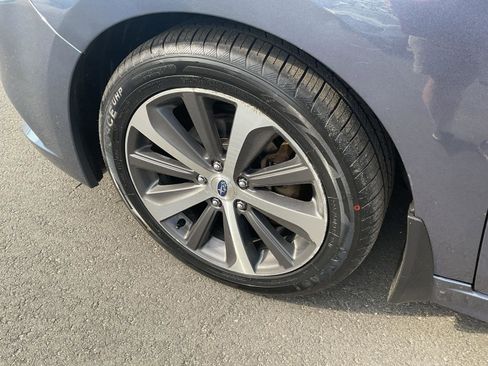 Used 2017 Subaru Legacy 2.5i Limited AWD/4WD image 9
