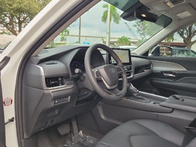 Used 2026 Toyota Grand Highlander AWD Hybrid image 10