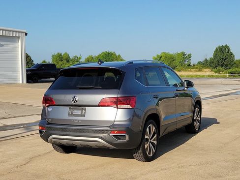 Used 2024 Volkswagen Taos SE FWD image 5