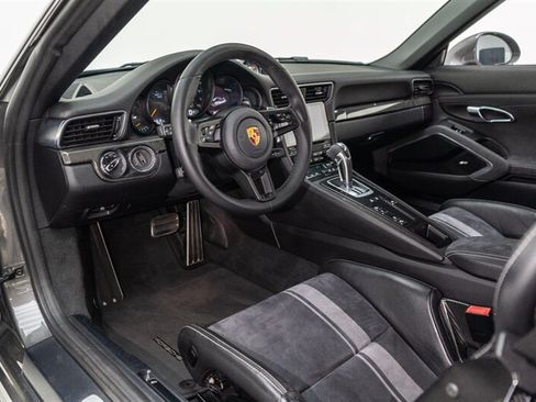 Used 2018 Porsche 911 GT3 RWD image 71