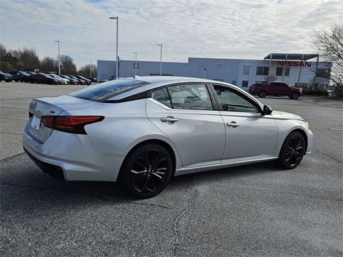 Used 2024 Nissan Altima 2.5 SR image 14