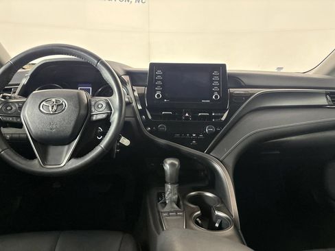 Used 2022 Toyota Camry SE FWD image 25