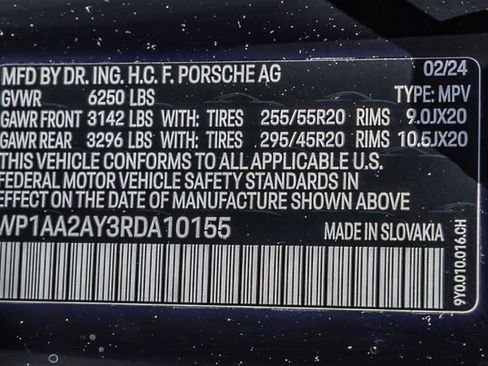 Used 2024 Porsche Cayenne AWD/4WD image 29