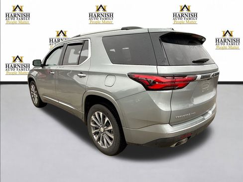 Used 2023 Chevrolet Traverse Premier image 3