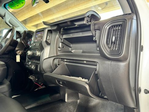 Used 2020 GMC Sierra 2500 4x4 Crew Cab w/ Convenience Package image 25