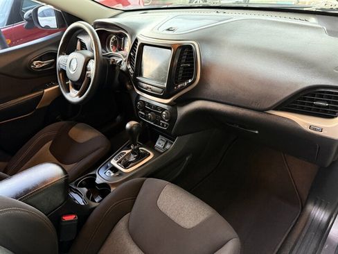 Used 2018 Jeep Cherokee Latitude image 26