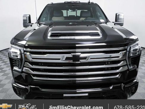 Used 2024 Chevrolet Silverado 2500 High Country w/ Technology Package AWD/4WD image 13