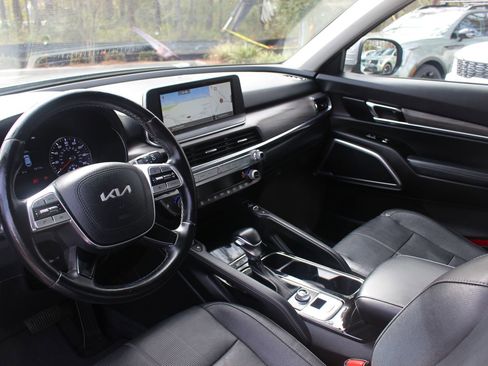 Certified 2022 Kia Telluride EX w/ EX Premium Package image 19
