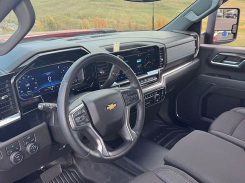 Used 2024 Chevrolet Silverado 2500 LT w/ Convenience Package image 14