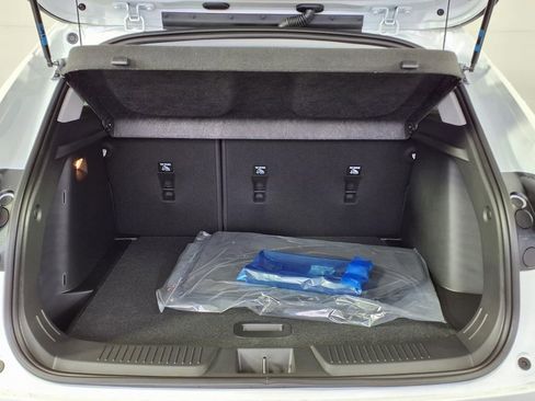 New 2026 Chevrolet Trax LT w/ Sunroof Package FWD image 21