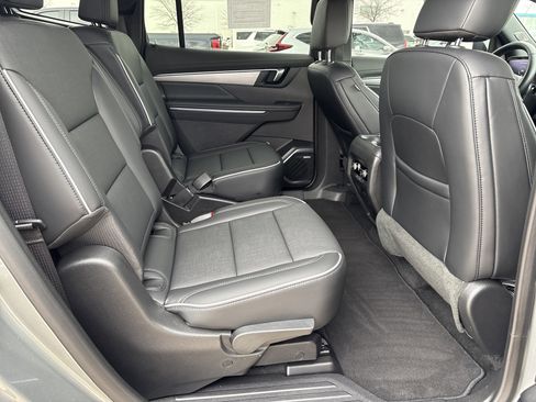 Used 2025 Buick Enclave Preferred image 17