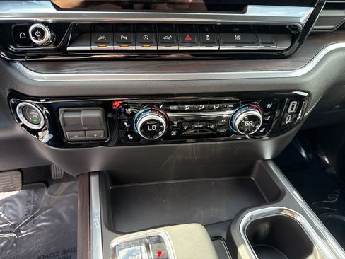 New 2026 GMC Sierra 1500 SLT AWD/4WD image 13