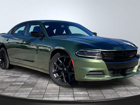 Used 2022 Dodge Charger SXT w/ Blacktop Package image 2