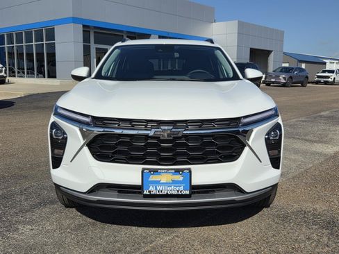 New 2026 Chevrolet Trax LT w/ Driver Confidence Package FWD image 8