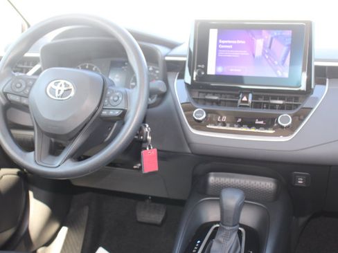 Certified 2025 Toyota Corolla LE FWD image 22