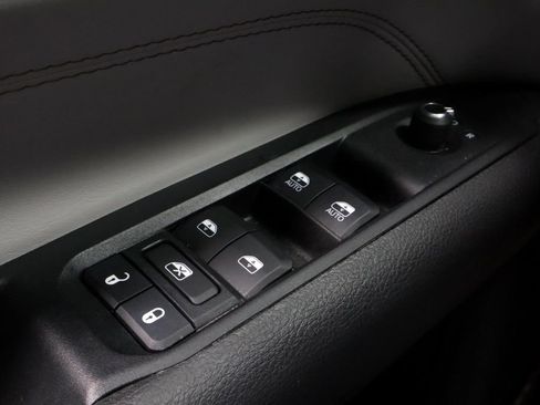 Used 2022 Jeep Compass Limited image 25