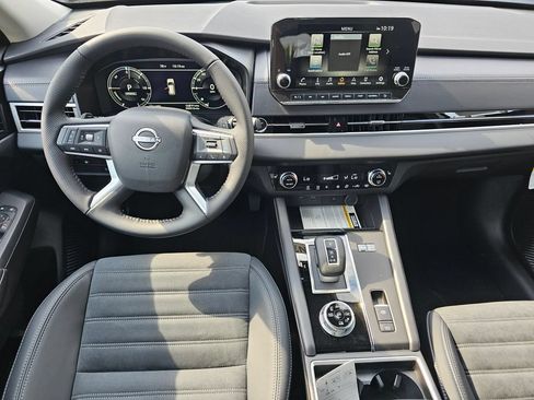 New 2026 Nissan Rogue SL AWD/4WD image 18