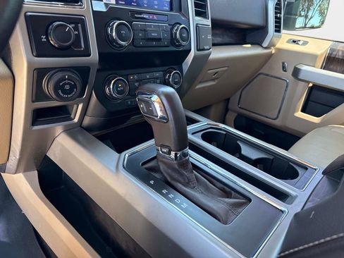 Used 2019 Ford F150 Lariat RWD image 25