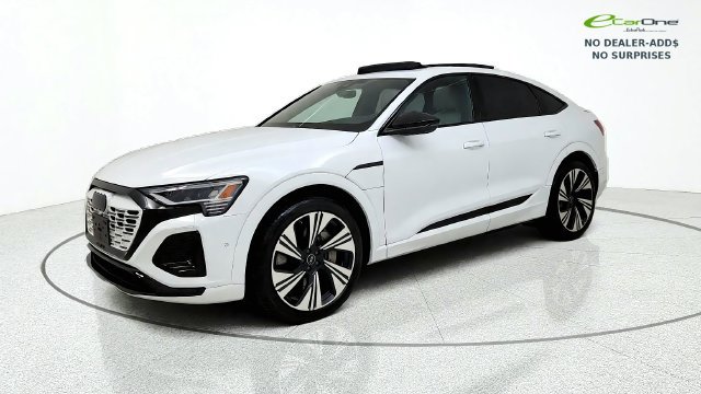 Used 2024 Audi Q8 e-tron Prestige AWD/4WD image 3