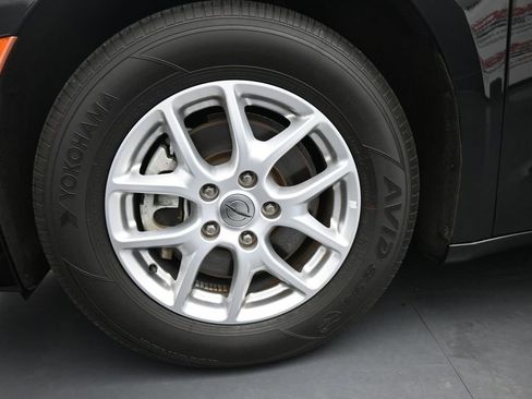 Used 2023 Chrysler Voyager LX FWD image 14