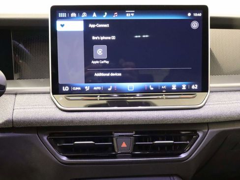 Certified 2025 Volkswagen Tiguan S w/ 18" Wheel Package image 8