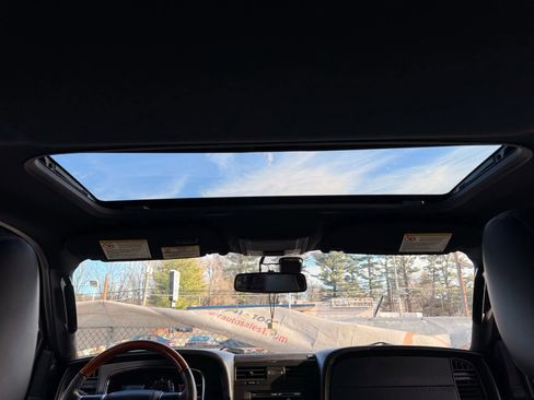 Used 2015 Lincoln Navigator Sport Utility 4D image 38