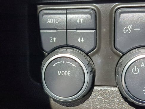 Used 2022 Chevrolet Tahoe Z71 w/ Luxury Package image 26