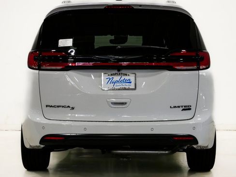New 2026 Chrysler Pacifica Limited w/ S Appearance Package image 8