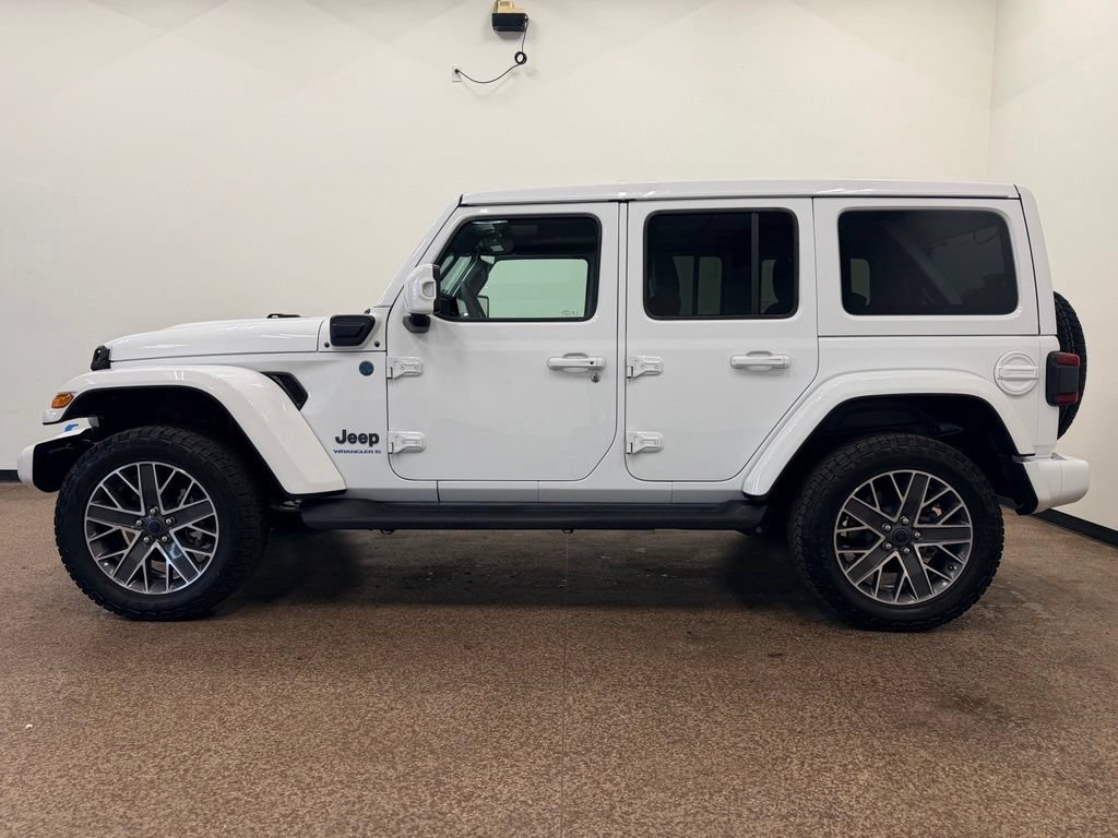 Used 2024 Jeep Wrangler High Altitude AWD/4WD image 2