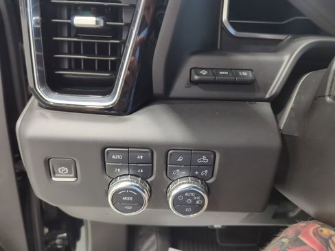 Used 2024 GMC Sierra 3500 Denali w/ Denali Reserve Package image 15