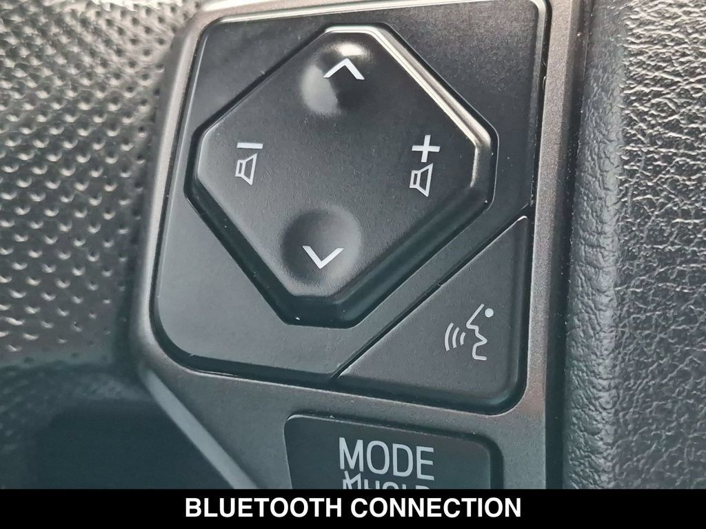 Used 2019 Toyota Tacoma TRD Sport AWD/4WD image 6