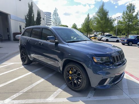 Used 2021 Jeep Grand Cherokee Trackhawk image 3
