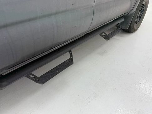 Used 2022 Toyota Tacoma SR5 RWD image 9