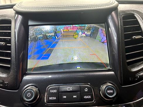 Used 2014 Chevrolet Impala LT w/ Convenience Package image 23