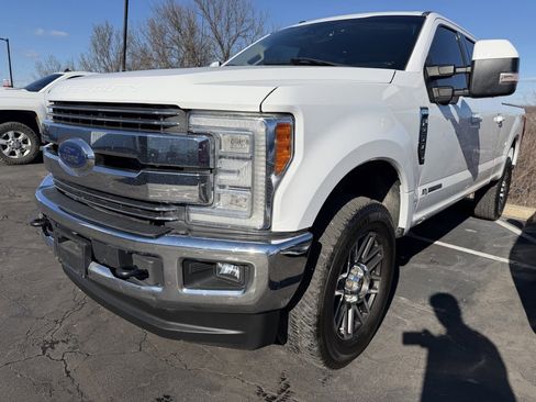 Used 2017 Ford F250 Lariat w/ Lariat Ultimate Package image 2